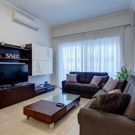 Gorgeous Apartment With Terrace In Fort Cambridge, Pool スリーマ エクステリア 写真