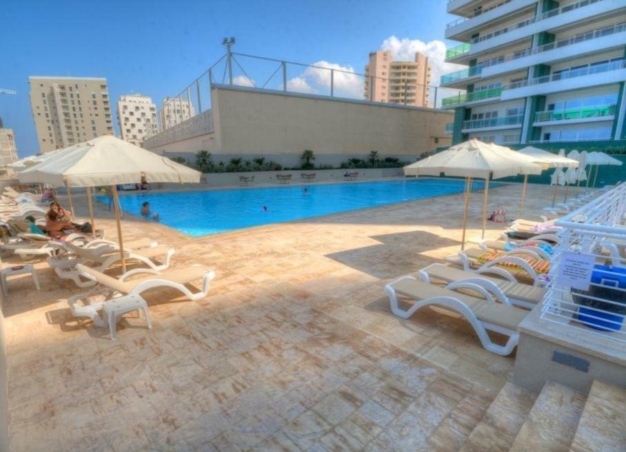 Gorgeous Apartment With Terrace In Fort Cambridge, Pool スリーマ エクステリア 写真
