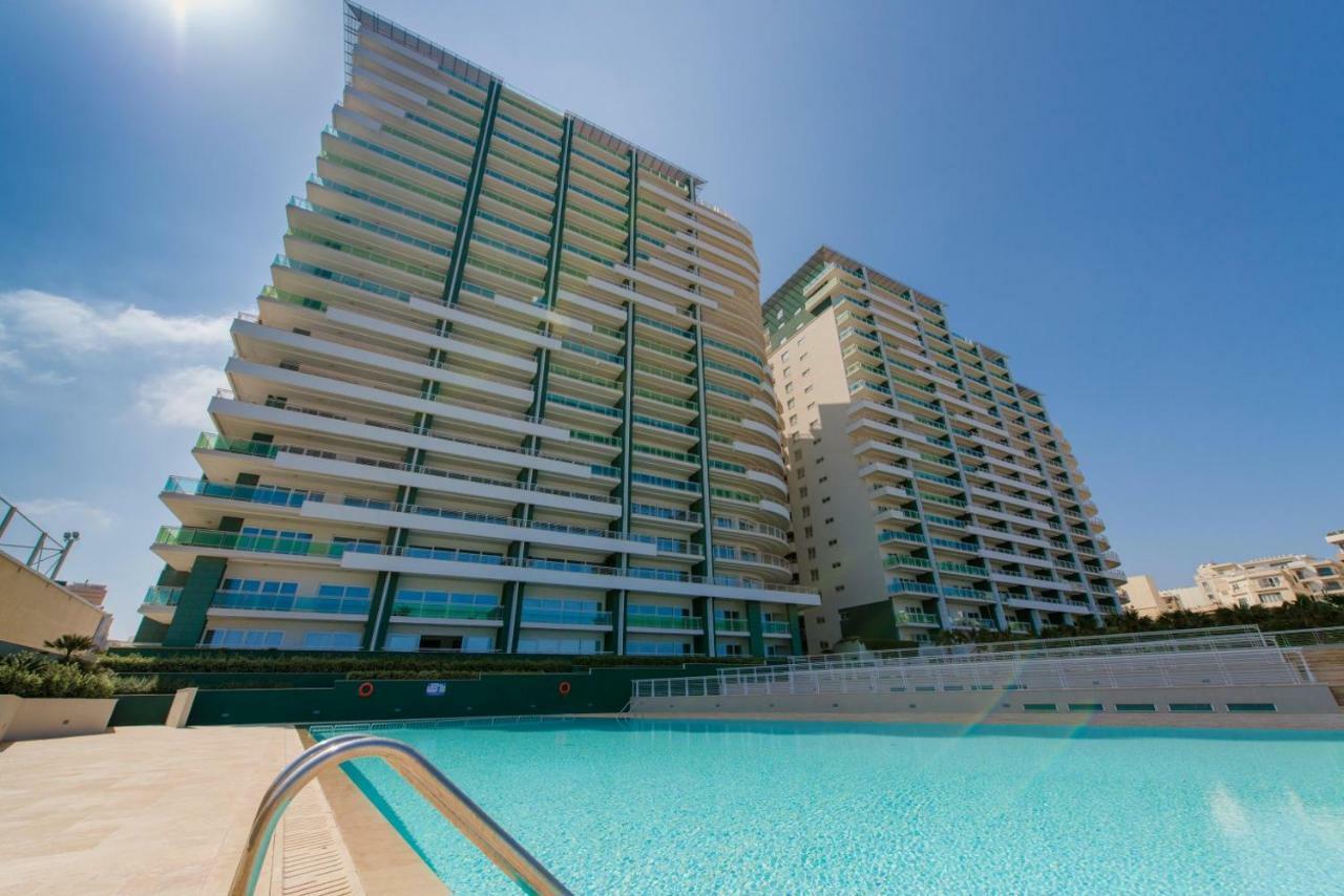 Gorgeous Apartment With Terrace In Fort Cambridge, Pool スリーマ エクステリア 写真
