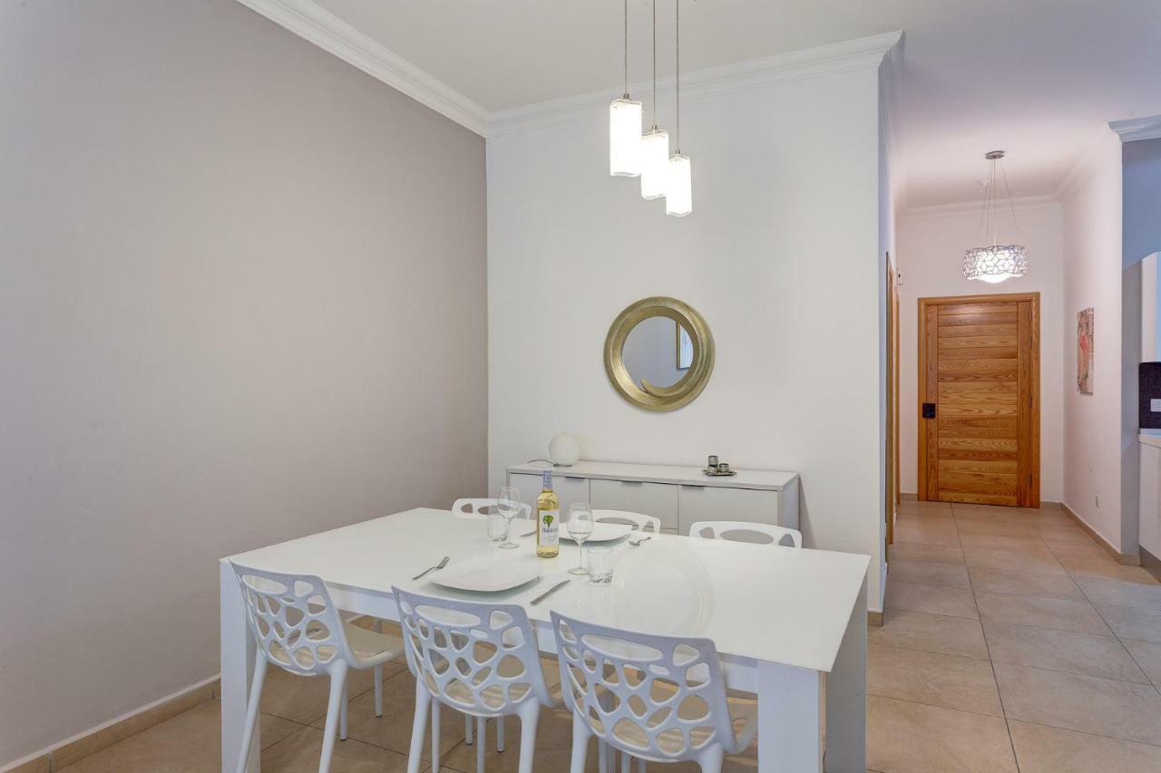 Gorgeous Apartment With Terrace In Fort Cambridge, Pool スリーマ エクステリア 写真