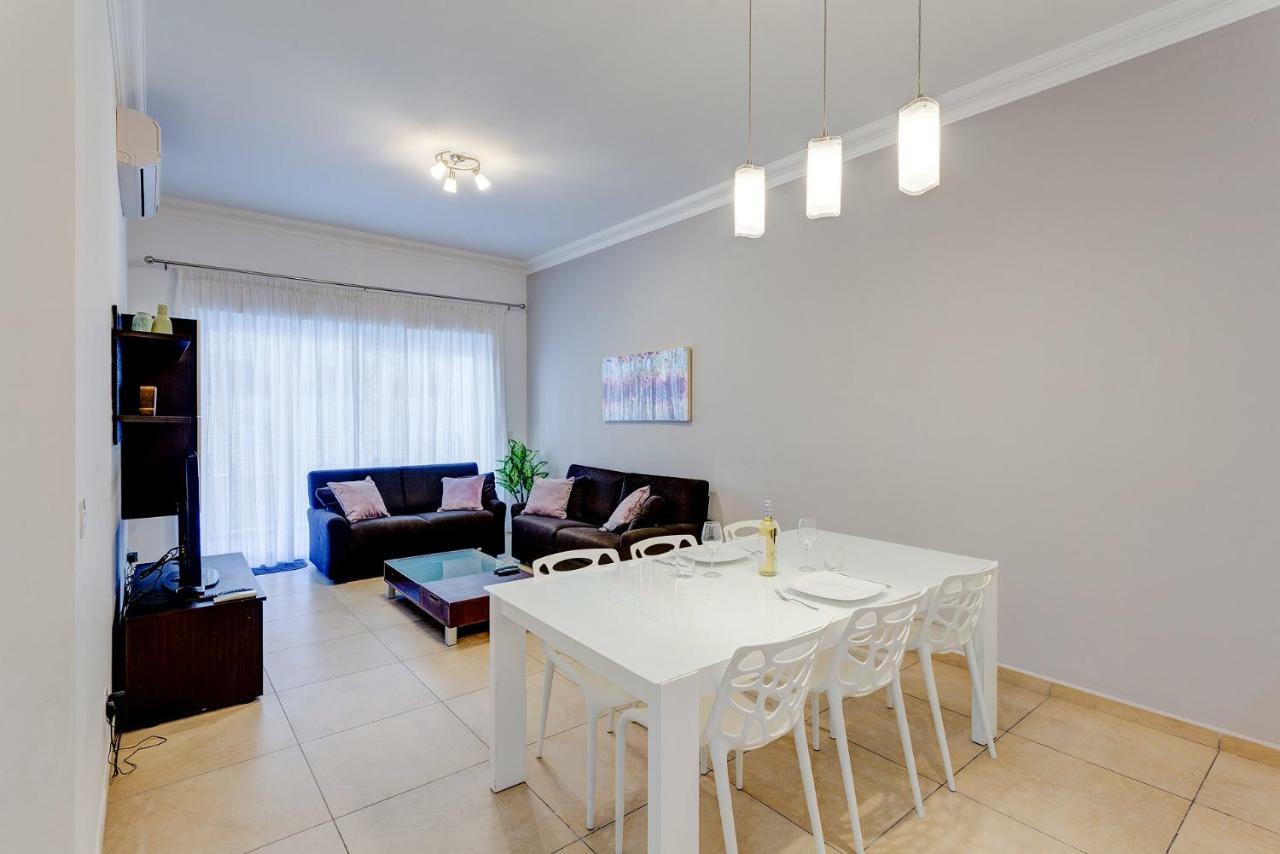 Gorgeous Apartment With Terrace In Fort Cambridge, Pool スリーマ エクステリア 写真