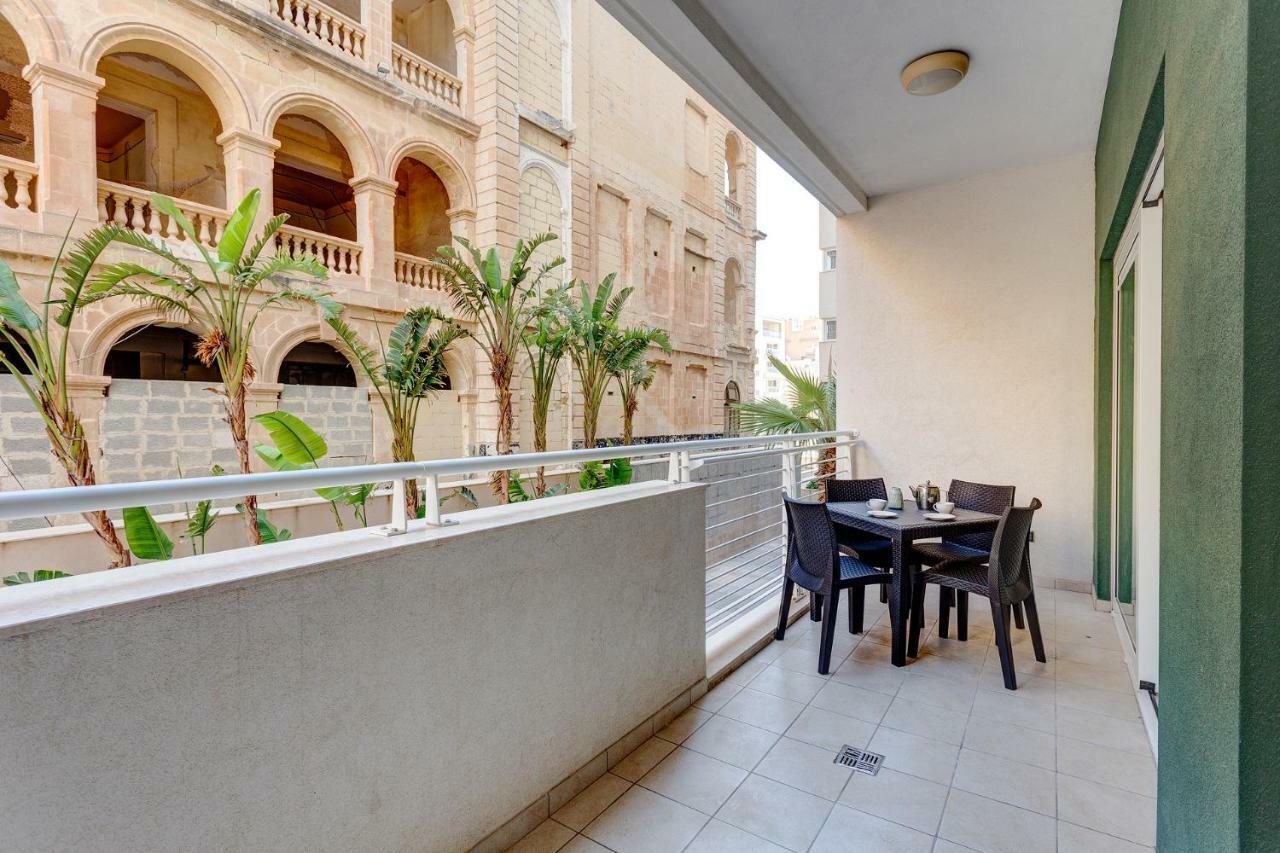 Gorgeous Apartment With Terrace In Fort Cambridge, Pool スリーマ エクステリア 写真